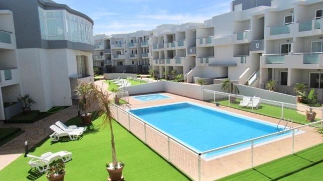 Cosmopolitan Con Piscina, Doble Terraza, Y Wifi Apartamento