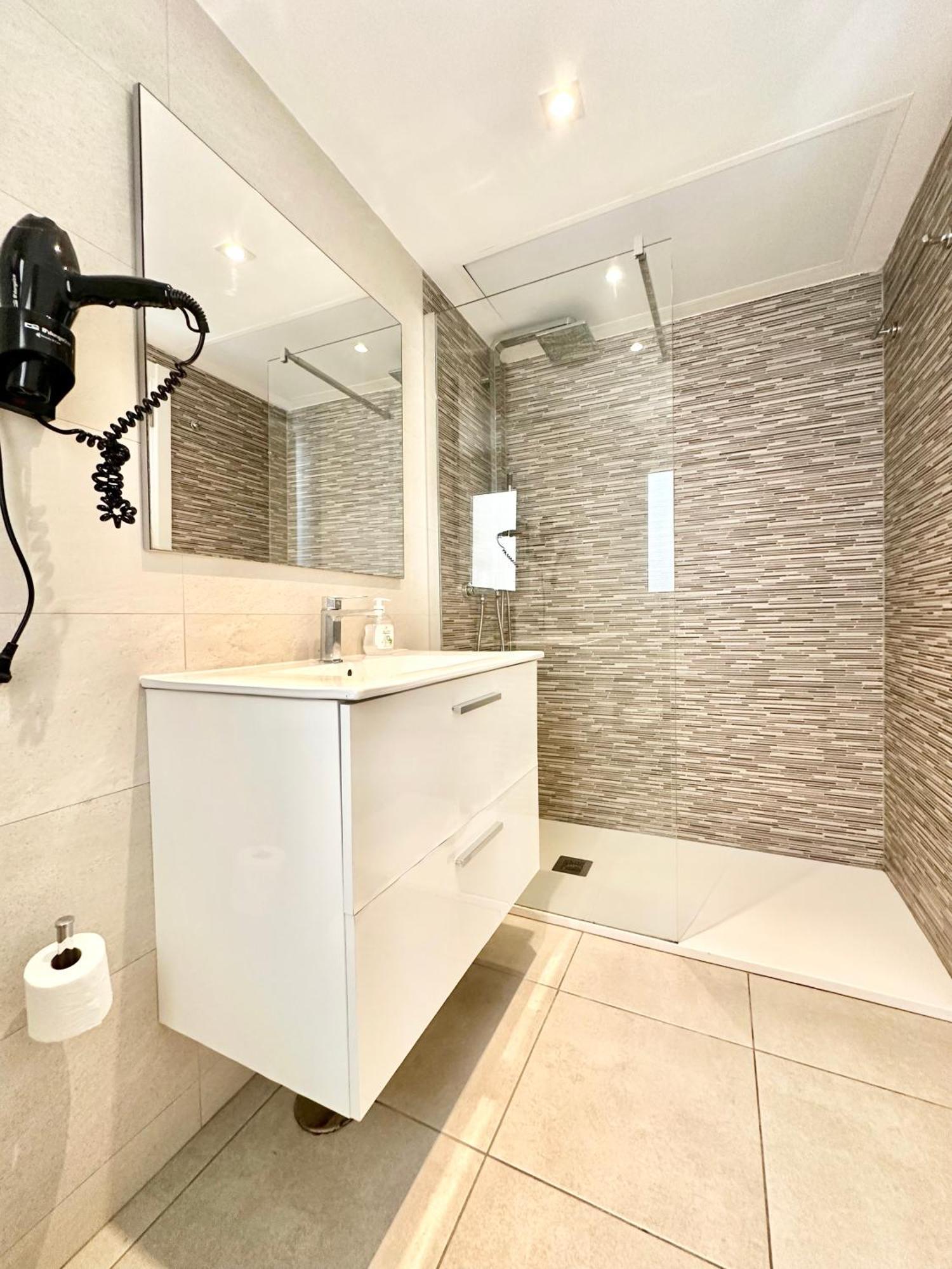 Cosmopolitan Con Piscina, Doble Terraza, Y Wifi Apartamento *